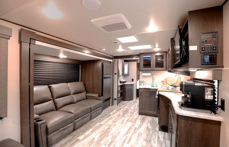 Experience "Gracie" with our 2022 Grand Design Transcend Xplor 265BH located near Table Rock Lake near Branson Missouri and Lake Of The Ozarks. Thank you from us at Stone Mountain RV & Camper Rentals!