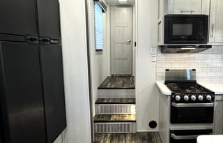 2021 Keystone Impact Fuzion 415