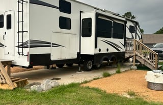 Rolling Family Retreat Bunk House with 2 full bath