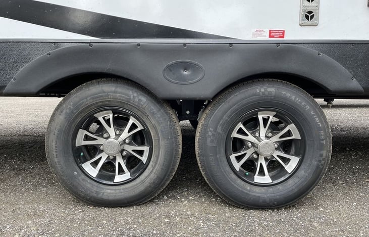 Aluminum Wheels w/ 60 psi tires