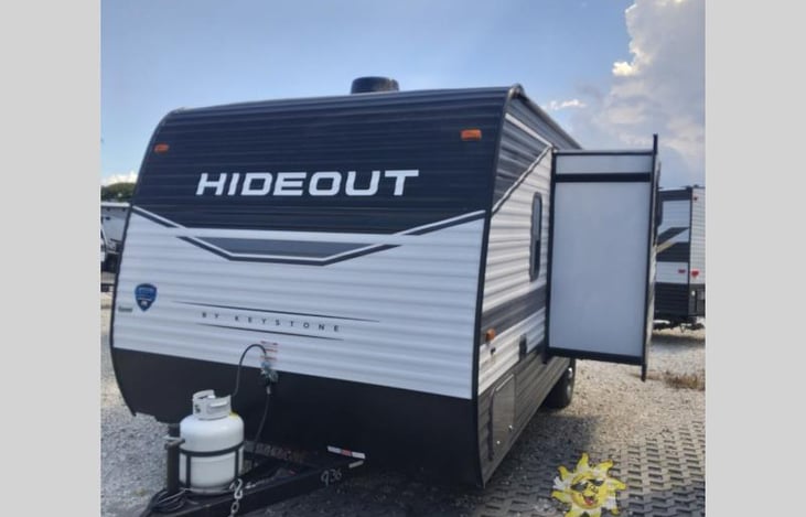 Driver side slide out for the dinette