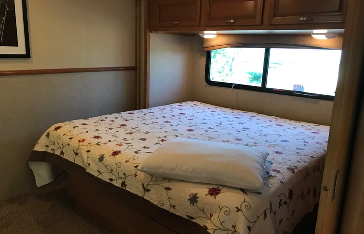 King Sized Bed....not found on very many Class A's for this rental price!