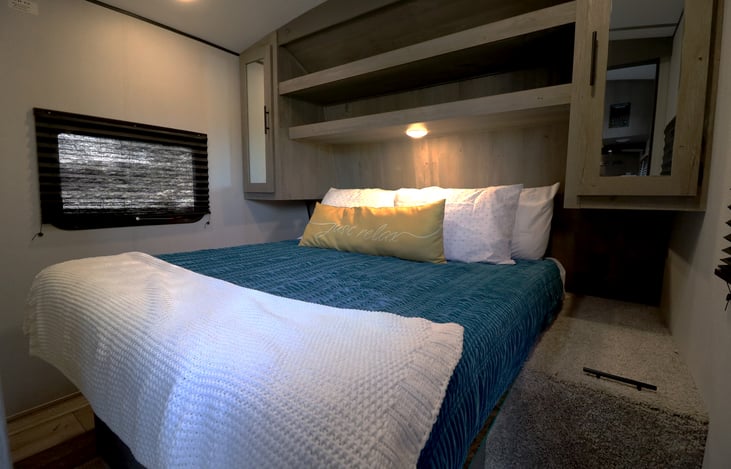 Experience "Joy" with our 2021 Keystone Springdale 282BH
We are excited to work with you! Reach us at http://StoneMountainRVs(dot)com