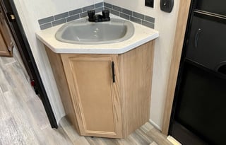 JJ’s Family Getaway Camper Rental