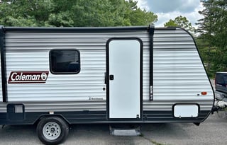 Meet Becky! 2021 Dutchmen Coleman Lantern LT 17B