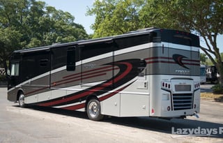 2019 Winnebago Diesel 2 full bathrooms, sleeps 9