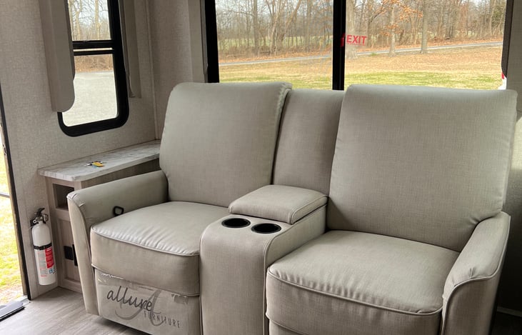 Comfortable reclining chairs