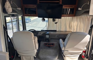 Recently Remodeled 2005 Fleetwood Pace Arrow
