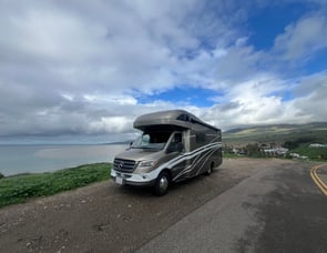 Winnebago Navion 24D