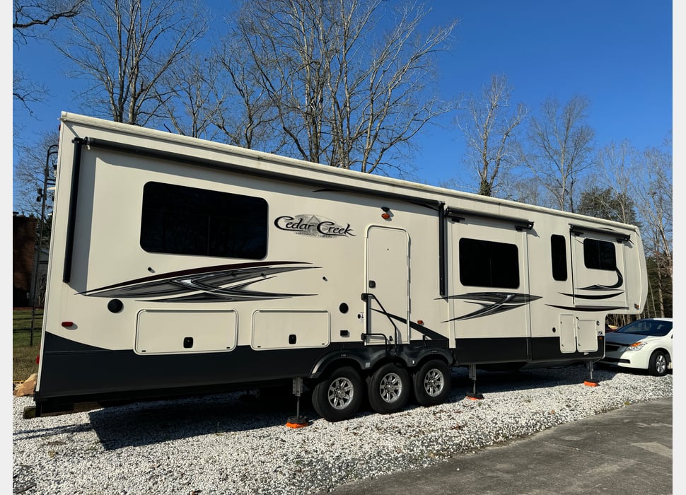Fifth Wheel rentals in Greenwood
