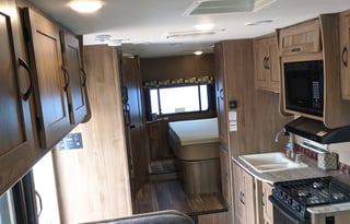 2016 Coachmen RV Freelander 26RS  Ford 350