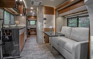 2018 Winnebago Navion 24V - DB