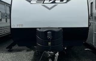 Ellie- 2023 Forest River RV EVO Lite 2750QBX