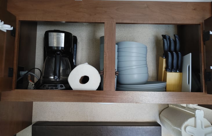 Kitchen Utensils and Amenities