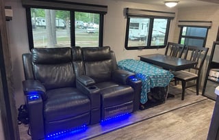 Sam & JP’s Kid approved camper rental !