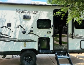 Forest River RV Cherokee Wolf Pup Black Label 16BHSBL