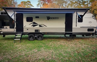 2025 VIKING. Spacious Camper!