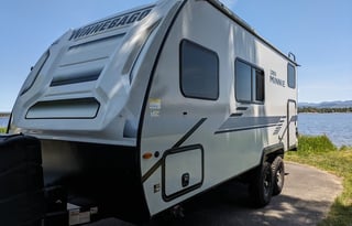 2025 ready- Winnebago - Fits 6, Tows Easy!