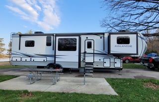 2023 Luxury Fifth Wheel