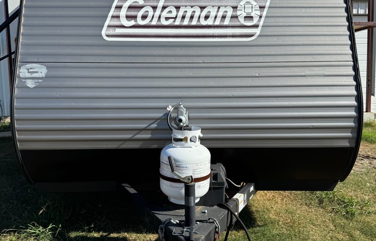 Propane and battery location is in the front where the hitch is located.