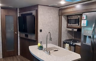 2019 Highland Ridge TWO Bath Sleeps 10