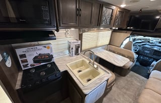 Coachmen RV Freelander 27QB Chevy 4500 (CA)