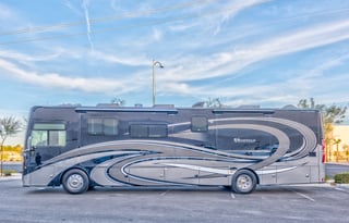 2022 Thor Motor Coach Venetian A40