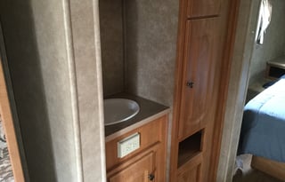 2006 Starcraft 2500rks travel trailer