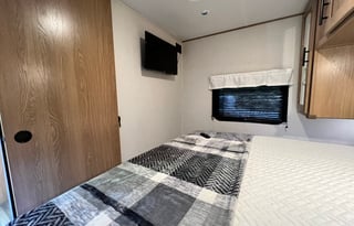 (Holiday Special) PrimeTime Avenger Bunkhouse 26BK