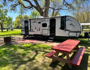 Forest River RV Cherokee Grey Wolf Black Label 23DBHBL