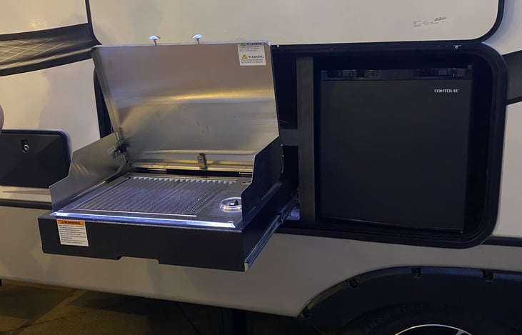 Outdoor Kitchen Grill and Mini Fridge