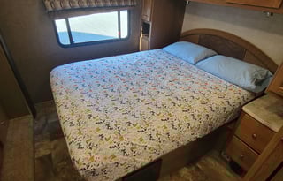 ***THE MOOSE*** '17 Coachmen SLEEPS 10!!!