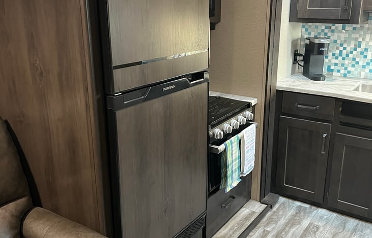 Refrigerator and Stove top