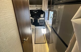 Great 4 Season Family RV w/ Slide-Out, Solar & Gen