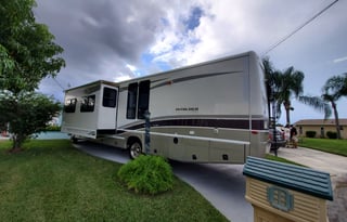 2004 Damon Intruder 3500