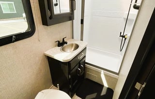 Book NOW ! 2022 Top-rated Luxury Vanilla Redhawk