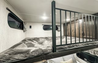 NEW (2) Bedroom 5th Wheel - Sierra 3440BH