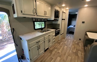 Easy to drive RV, family road trip!