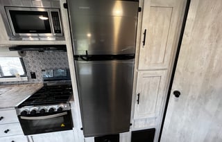 Fully Stocked, Double Bunk | Sleeps 6-8 | 2022 RV