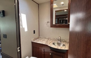 Travel with Ease & Comfort! Pets Welcome