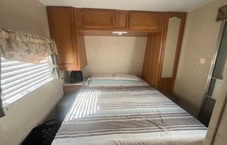 LOT RENT & UTILITIES INCLUDED IN PRICE!!!!!