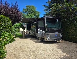 Holiday Rambler Navigator 38N