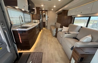 23 Winnebago View sprinter