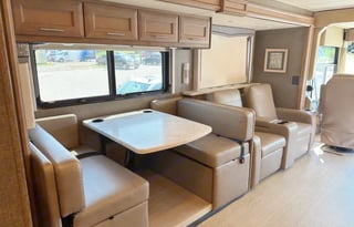 2022 Thor Motor Coach Challenger 37FH