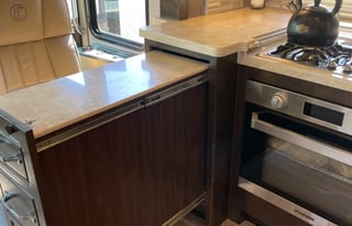 RV Sleeps 8 with 2 Bunks - Unlimted Generator Use