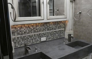 ONE OF THE CLEANEST MOTOR COACHES  OUT THERE