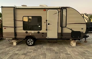 Delivery, Pick Up Or Stay On The Lot! 2016 Wolfpup