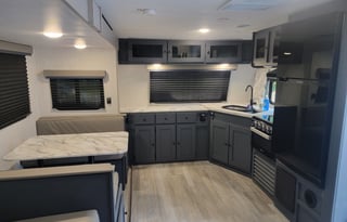 2025 Coachmen RV Apex Ultra-Lite 243FKS