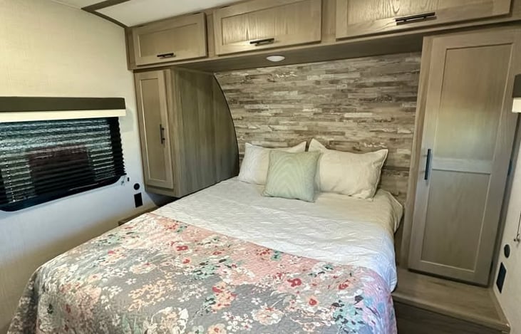 Queen size master bed.  Enjoy the privacy of your own room when you have guests.  Extra linens can be provided, if requested.