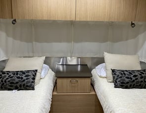 Airstream RV Flying Cloud 25FB Twin
